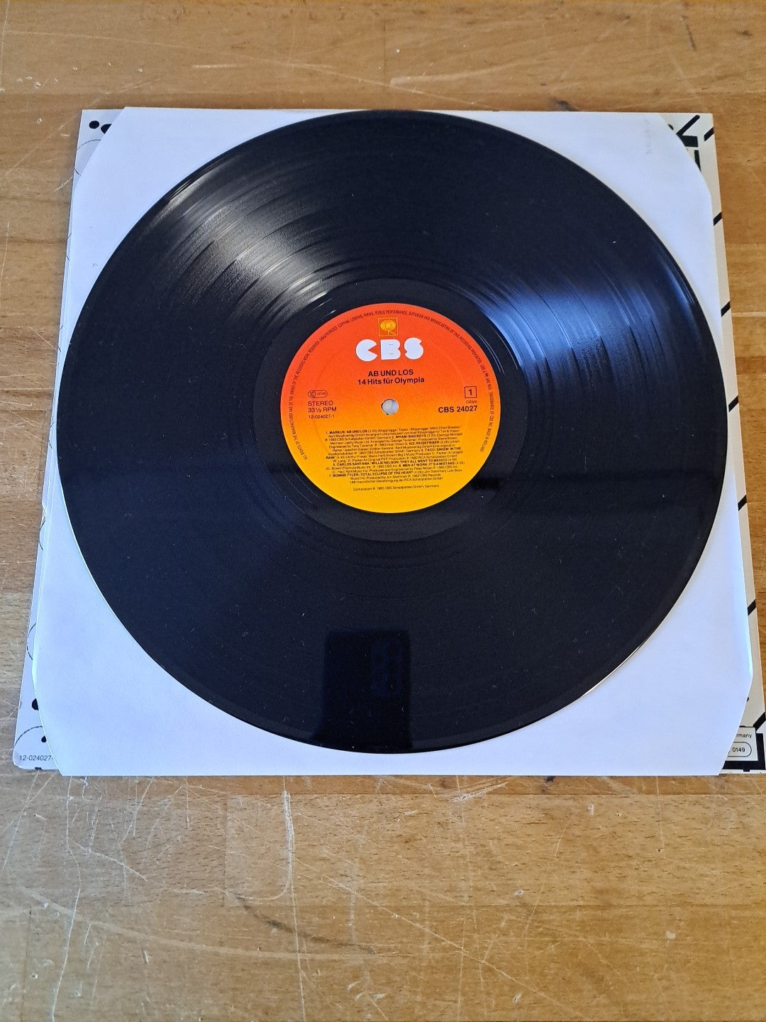 6322600