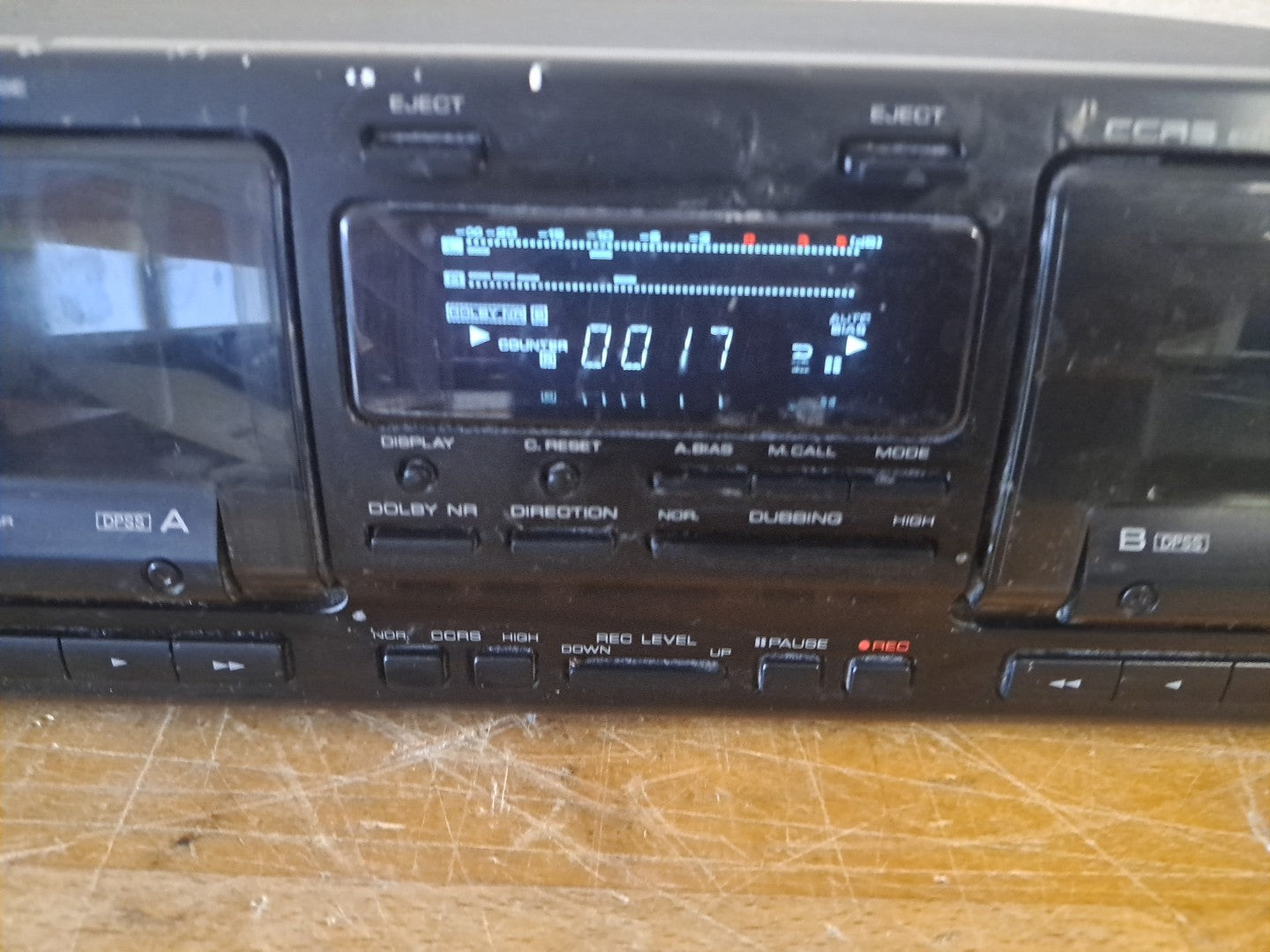 7365373