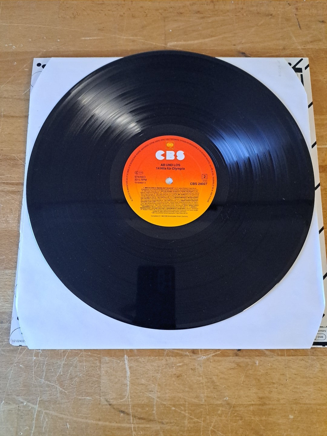 6322600