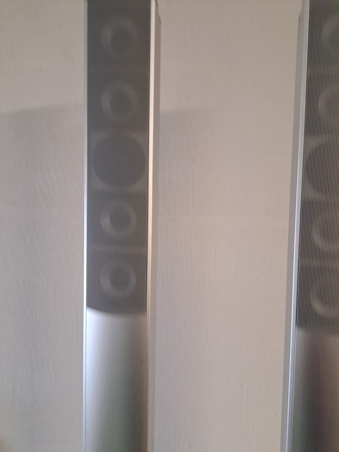 7695296